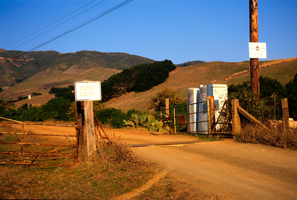 gate&potties